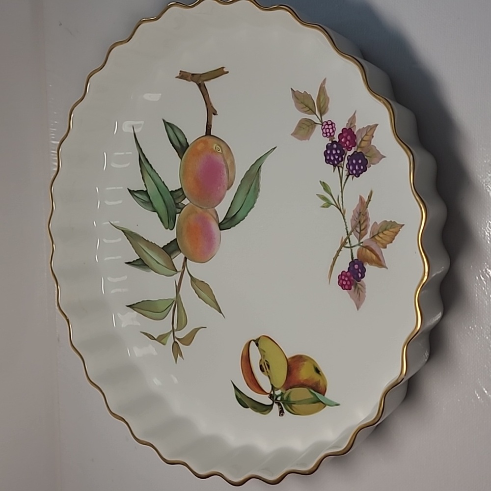 Vintage Royal worcester evesham gold trim pie plate 10"